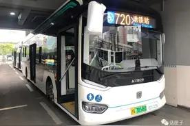 沪公交地铁空调设备全面消毒，根据气温适时开启空调图片