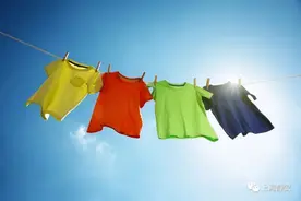 洗完衣服到底要不要反过来晒？好多人都搞错了！图片