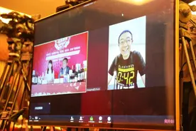 集安市委书记和大鹏联手直播助农，81万拼多多网友抢购冰葡萄酒和人参图片