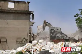 岳阳楼区：“群英”巧破解拆迁难题图片