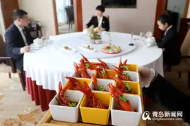使用公筷公勺、分餐自取……分餐制渐成新“食”尚图片