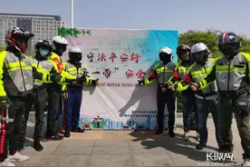 衡水人 骑电动车也要戴头盔了图片