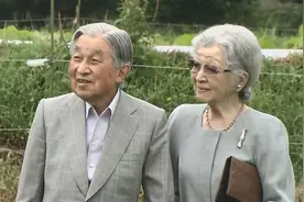 退位整整一周年！明仁天皇夫妇都干嘛了？图片