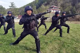 练兵场上“战味浓”——吉林出入境边防检查总站白山边境管理支队开展实战化演练图片
