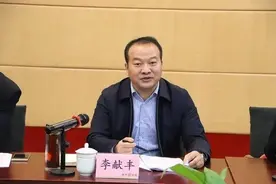 阆中原政法委书记的双面人生：涉性侵少女，刚组织整治黄赌毒图片