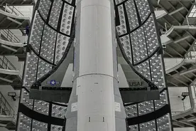 美军首次解密最神秘太空战机X-37B：用微波从太空向兵站供电图片