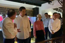 张国立出任“国际茶日”推广大使 现身雅安拍摄宣传片图片