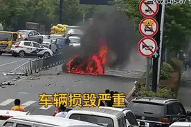 杭州一网约车撞上护栏起火，乘客生命垂危！司机：每天开18个小时，我睡着了...图片