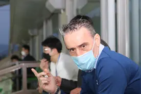 水瓶不混用，禁止握手，但还是有人忍不住吐口水……韩国K联赛开幕引关注图片