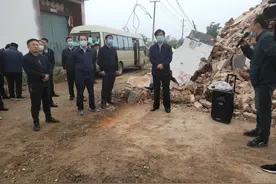 我县组织召开易地扶贫搬迁“百日攻坚”第四次现场观摩暨表彰会议图片