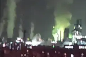 石家庄化工厂突发爆炸 现场浓烟滚滚图片