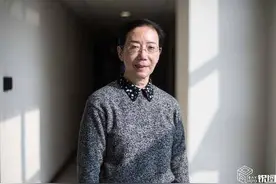 她放弃数万月薪，近30年来给唇腭裂的孩子们当“外婆”图片