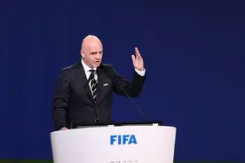 FIFA允许足球比赛单场换5人，VAR临时取消图片