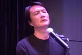 “相信未来”义演李泉演唱致父亲的歌，希望大家别留遗憾视频封面