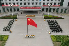 无人机拍的队列会操，阅兵既视感！图片