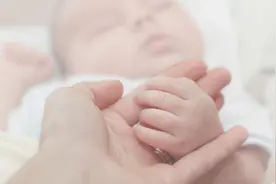 浙江18岁女孩当街产子，“成为母亲”你准备好了吗？图片