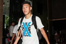 国足唯一00后朱辰杰因伤退出本次集训，蔡慧康补充进队图片