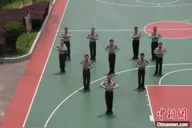 异地军人的母亲节：妈妈，请收下这份特殊“礼物”图片
