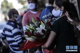 巴西圣保罗：疫情下的母亲节图片