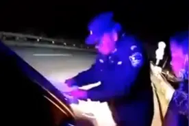 低智儿童走失，民警通过一张试卷帮他寻亲视频封面