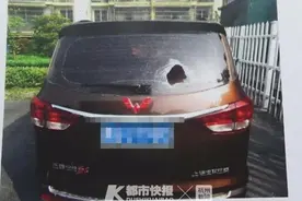 上门修空调，用嘴一吹空调好了，收费50！大爷觉得贵了，接下来发生意想不到的事图片