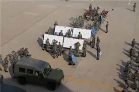 第82集团军某陆航旅组织航空装备岗位练兵比武竞赛图片