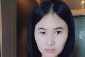 “90后”小护士大胸怀图片