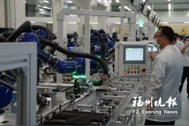 我省首个国产芯片整机生产基地——海峡星云智能制造基地交付首台整机图片