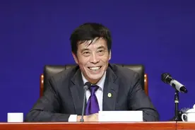 快评：李铁称不知数量限制，背后是谁在为中国男足的“非血缘归化”带节奏？图片