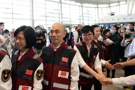 中国赴津巴布韦抗疫医疗组：希望能为津方提供切实可行的专业方案图片
