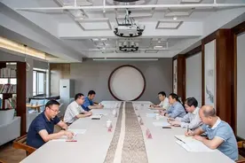 李雄伟：大干快干二季度 当好发展排头兵图片