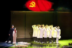 致敬新时代最可爱的人！山青院战“疫”舞蹈诗《逆行》护士节感动上演图片
