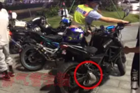 未成年人骑“炸街”摩托车经过，被江门交警拦下，全为无证驾驶视频封面