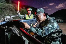 武警云南省总队昆明支队勤训轮换励精兵图片