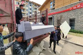 搬家喽！四川凉山“悬崖村”首批26户村民搬进县城安置点新房图片