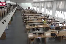国家图书馆有序恢复开馆 超千名读者预约到馆视频封面