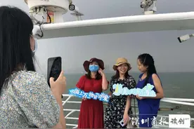 “致敬最美天使”——50名护士受邀深圳湾海上游图片