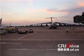 中国军队援缅抗疫医疗专家组圆满完成任务启程回国图片