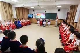 使用公筷公勺，从小做起 上虞实验小学与西藏、新疆连线开展主题云队会图片
