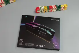 身披黑甲，头顶彩光 雷神记忆魔人Gaming DDR4 RGB内存发布图片