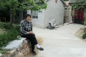 来自大山里的倔强，泰安山村80岁独居老人，收入微薄但乐观生活图片
