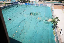 郑州一小区高楼旁要挖20米深大坑？业主担心会对小区楼房产生安全隐患图片