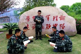 驻守在皖南山区的上海武警，如何加入到上海的全市大学习中？图片