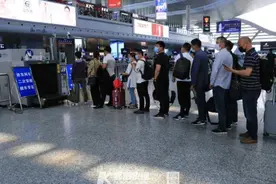 铁路宁波站15日起对进京列车实行二次安检，乘坐相关车次的旅客，请至少提前1小时到站图片