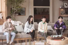 《朋友请听好》何炅周震南合唱致敬抗疫护士，易烊千玺秀遛弯走姿图片