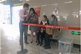 【购物节带动“上座率”】17号线嘉松中路站“爱心服务”助力出行图片