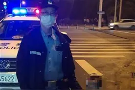 粗心父亲低头专注手机，3岁半小孩不见踪影图片