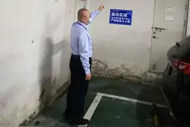泰山区对万达广场开展环境秩序集中整治，助推文明城市创建图片
