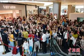 骂战、人肉、私生、集资……饭圈怪象为何愈演愈烈？图片