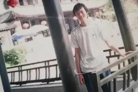 硕士儿失踪8年，河南六旬老人写78封信寄托思念图片